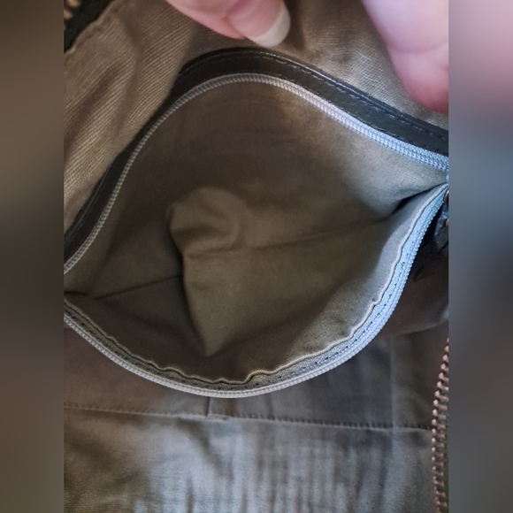 Isabella Fiore Large Green Woven Pine Cone Genuine Leather Hobo Handbag - Picture 12 of 14